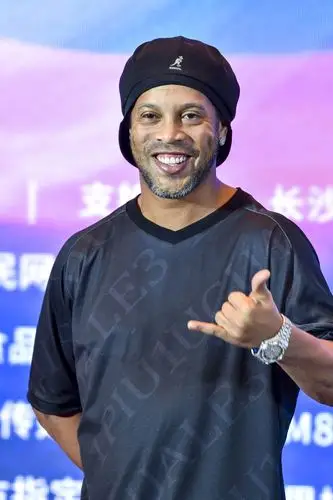 与狼队达成